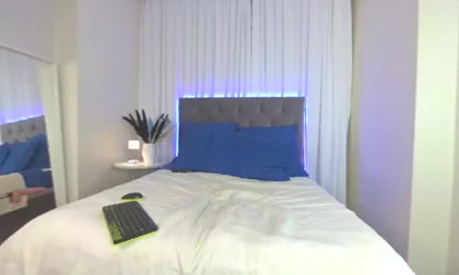 Ariana_Petite