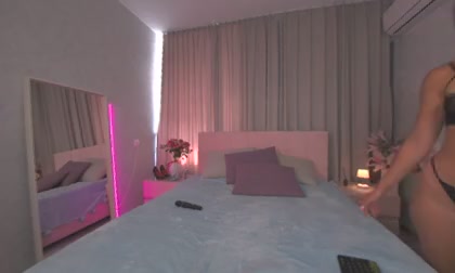 Ariana_Petite