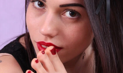 Sensual Petra Lays Down In Bed And Shows Off Her Bare Feet