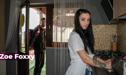 Paying The Delivery Boy With My Hot Pussy
