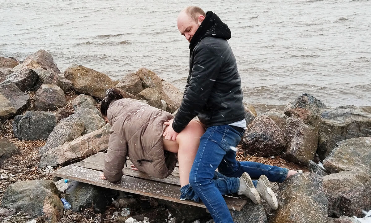 Public Outdoor Ass Fuck In A Snowstorm