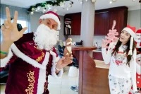 Mrs Claus Cheating On Christmas In Cock Threesome VR porn