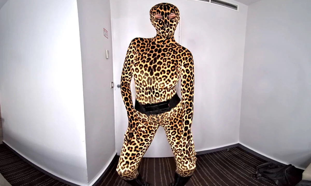 Nora Fox Leopard Zentai Encasement