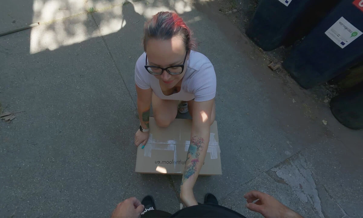 The Delivery Guy Just Showed Up… With A Package. Not The Only Thing He Delivered, Though. 😏📦