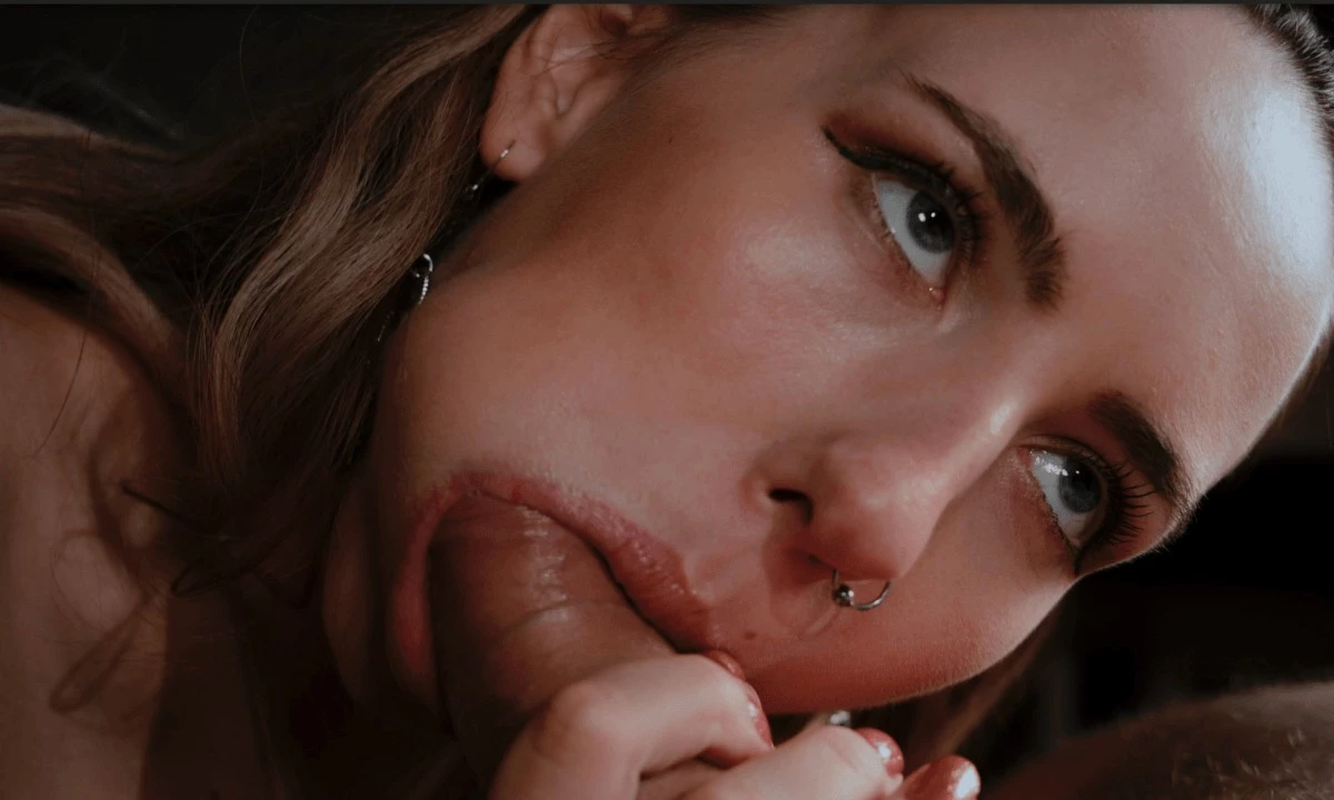 Intimate Throat Fucking – Stunning Blonde Takes It All