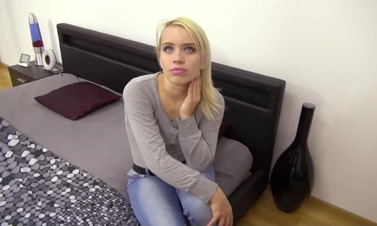 182 -1 Babe Fucks For Creampie